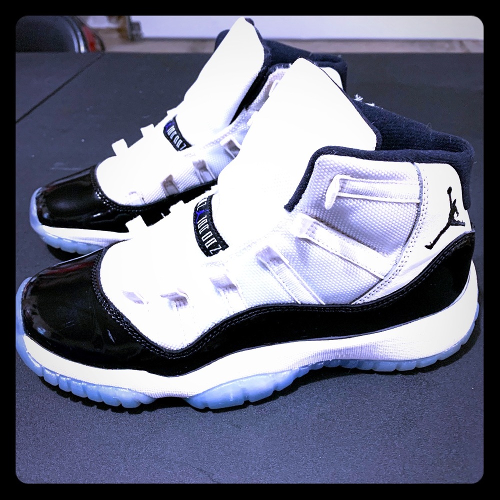 Air Jordan 11 Concords